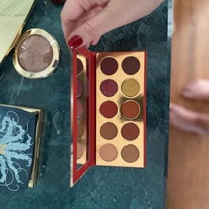 KKW Eyeshadow Palette - Rich Red Hues